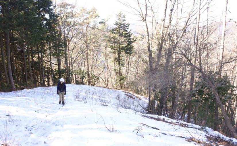 寒さに負けない登山の防寒対策。ウェアや小物選びから効果的な防寒対策